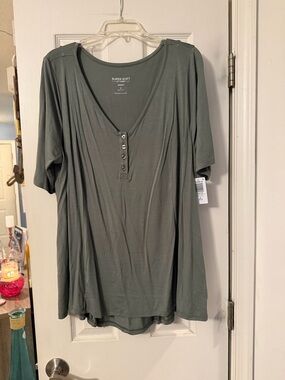 torrid Olive Green Short Sleeve Henley V-Neck Top